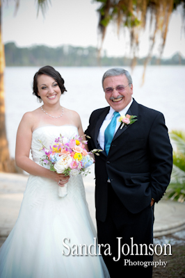 Best Lakeside wedding at Paradise Cove in Orlando, Florida - Wedding photographer - Sandra Johnson (SJFoto.com)